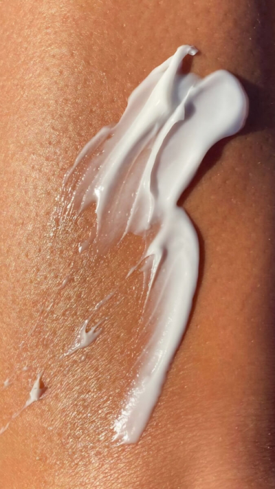 Krēms ar kamieļu pienu un šī sviestu "Camel Milk cream with Shea butter"