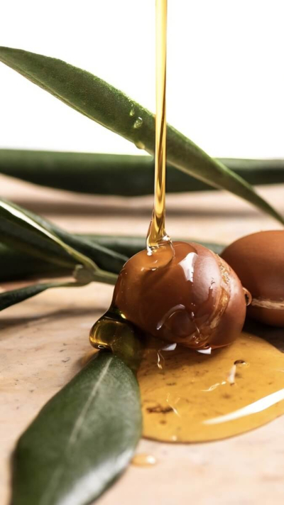 Šampūns ar dabīgajām eļļām un neroli ēterisko eļļu visu matu tipu kopšanai un atjaunošanai "Shampoo with Natural Oils & Neroli Essential Oil"